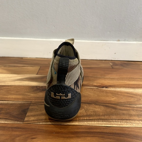 Nike Zoom LeBron Soldier 11 'Camo' 897644-200 - Picture 5 of 16